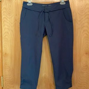 Mountain hardware cropped women’s hiking pants